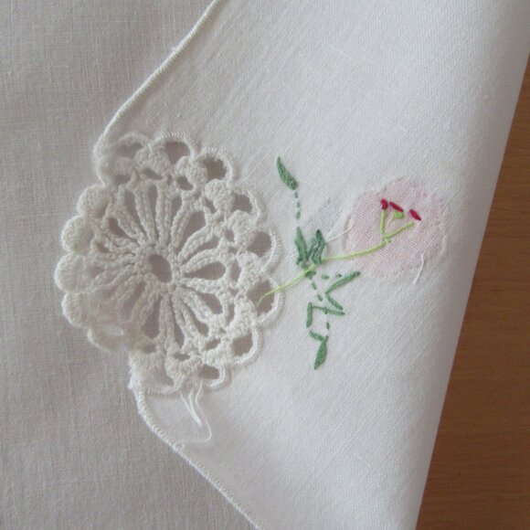 Vintage off white crocheted & hand embroidered luncheon napkins - 10" x 10 1/2" - Picture 6 of 6